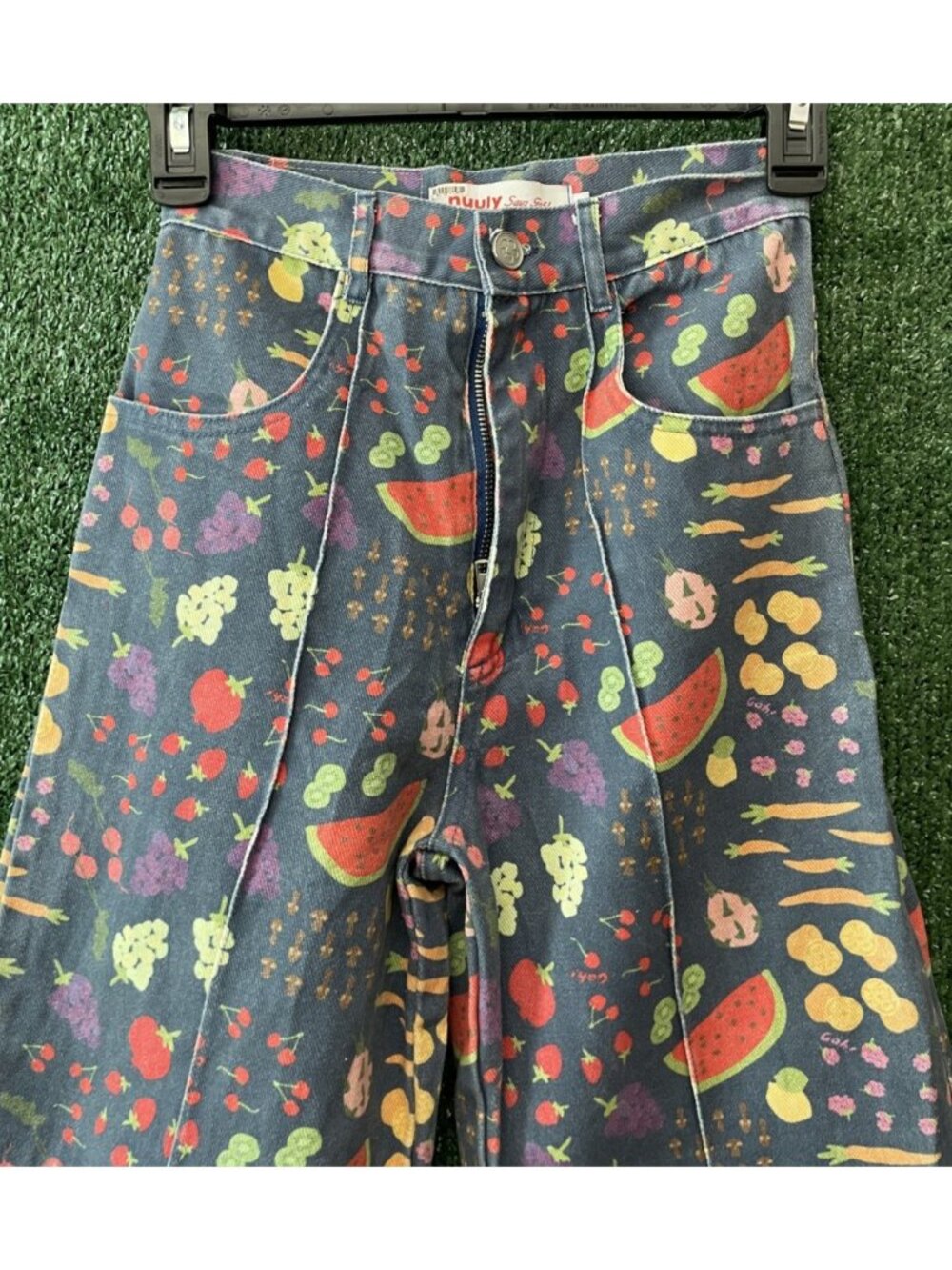 Nuuly Lisa Says Gah Women's Size 24 Fruit Print Jeans Pants Blue Multicolor - Picture 2 of 9